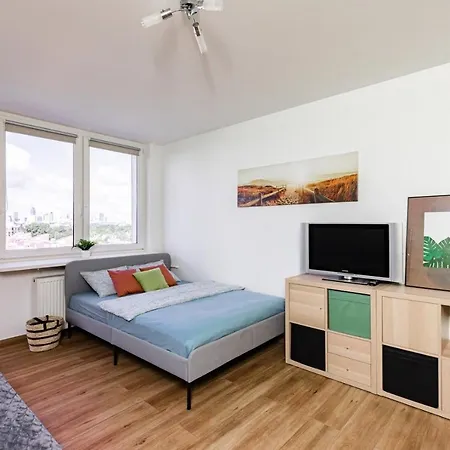 Superapart Saska 48a, Sleek 6th-floor With Balcony & Elevator Access *