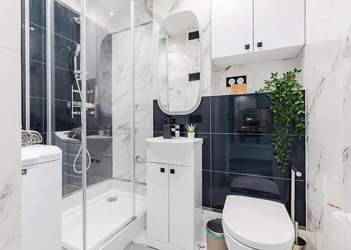 Apartment Superapart Saska 48a, Sleek 6th-floor With Balcony & Elevator Access Warsaw